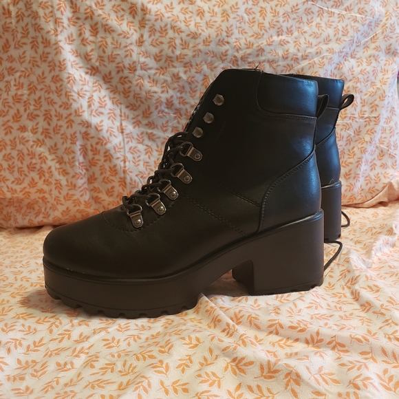 Nasty Gal Shoes - Chunky Heel Boots